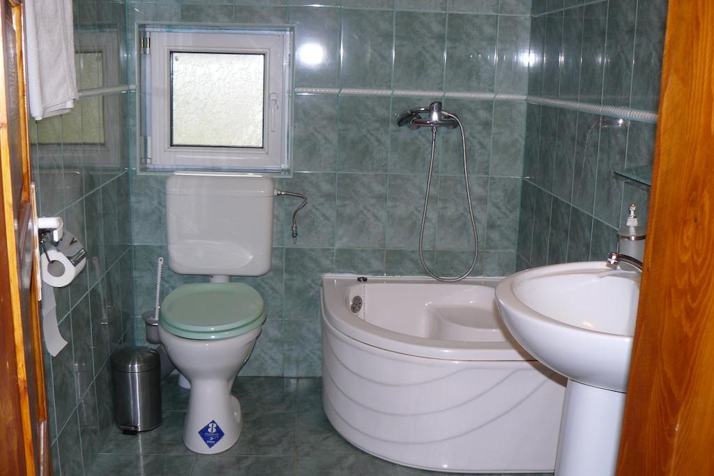 Pensiunea Vladut Bran  Camera foto