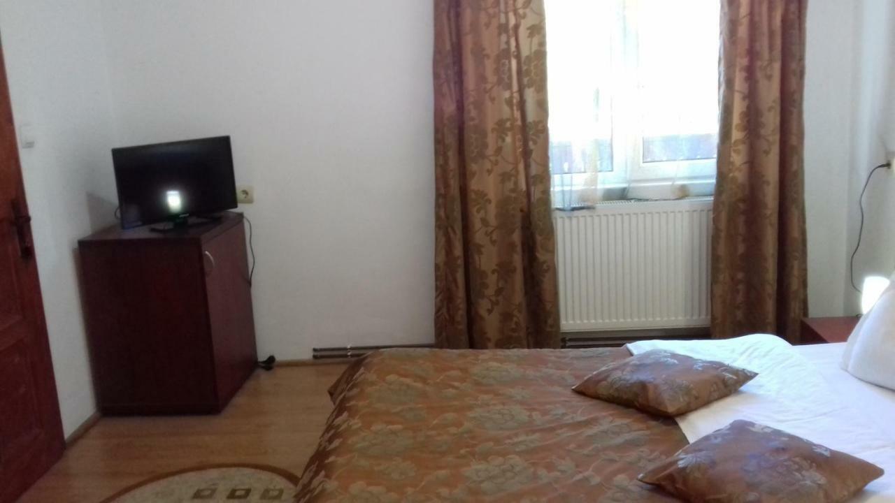 Pensiunea Vladut Bran  Esterno foto